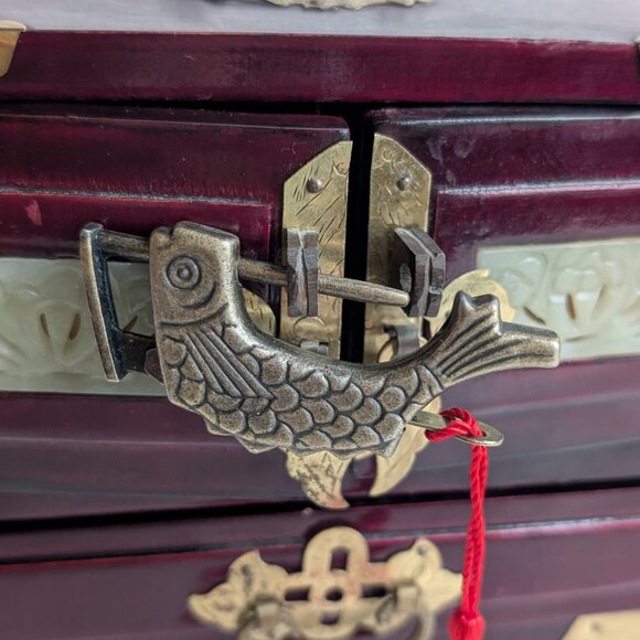 Vtg Asian Chinese Hand Carved Jade Stone Brass Wood Jewelry Trinket Box W/ Lock - Picture 4 of 13